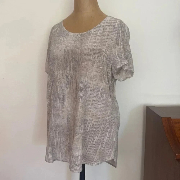 Eileen Fisher sz PL 100% silk short sleeve blouse cream and grey print E… - Picture 1 of 8